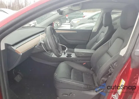 2025 Tesla Model Y z USA, uszkodzony, nr VIN 7SAYGDEE6SF296093